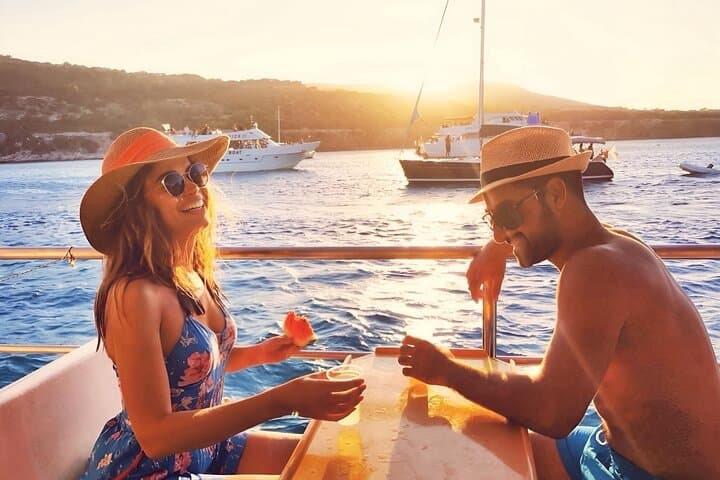 Paphos Blue Lagoon Cruise: Afternoon Swim, BBQ & Wine in Akamas