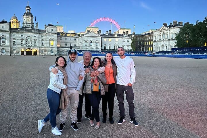 Total London Private Taxi Tour: Iconic Sights & Hidden Gems in 6 Hours photo 2