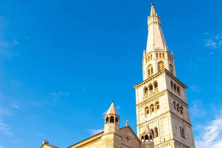 Intro to Modena: 2-Hour Walking Tour with a Local photo 3