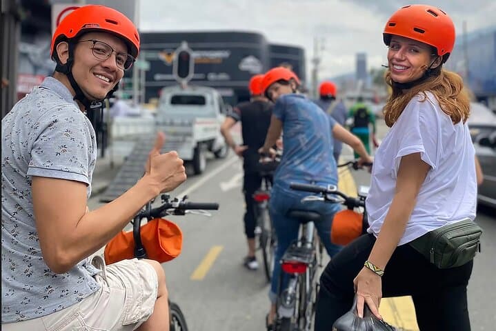 Warsaw Old Town Bike Tour — 90-Minute Guided Ride Through History photo 4