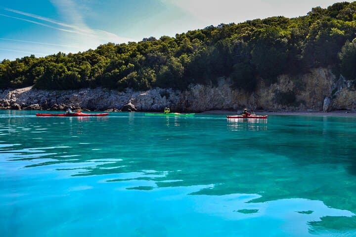 Sea Kayaking Sivota Islets & Blue Lagoon: Pisina, Bella Vraka & Mourtemeno