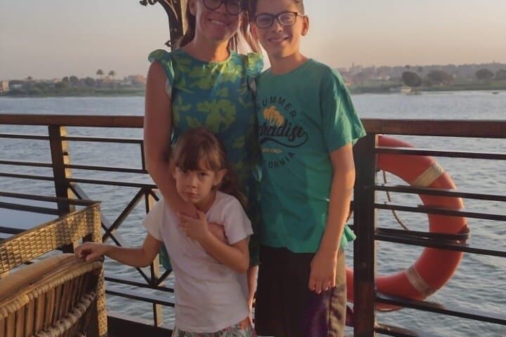 Evening Nile Dinner Cruise in Cairo — Open Buffet, Live Music & Hotel Transfer photo 4