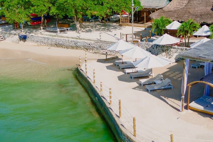 Private Beach Escape to Isla del Encanto: Full-Food Day Trip from Cartagena photo 2