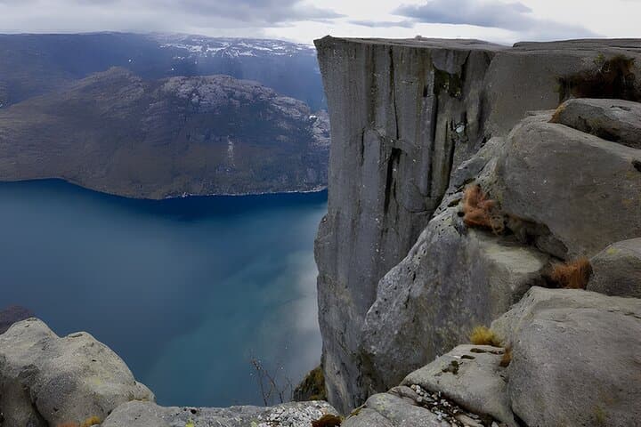 3-Day Bergen to Hardanger & Sognefjord: Flåm, Preikestolen Options and Oslo Finish photo 5