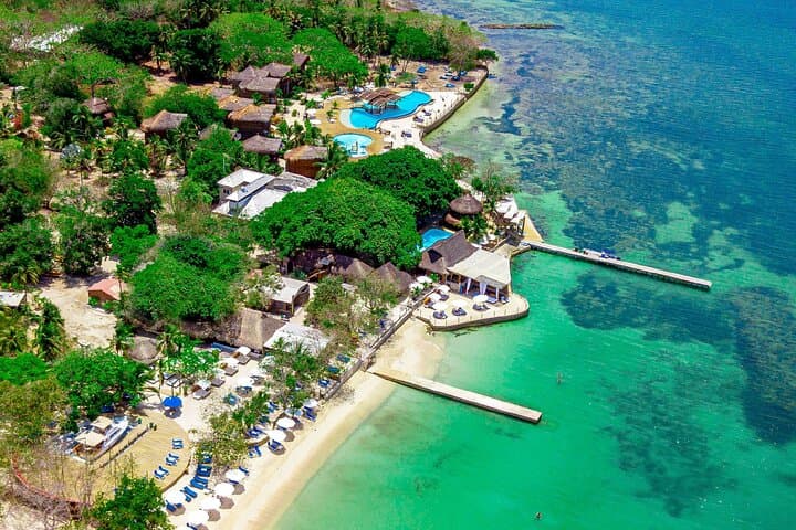 Private Beach Escape to Isla del Encanto: Full-Food Day Trip from Cartagena photo 5