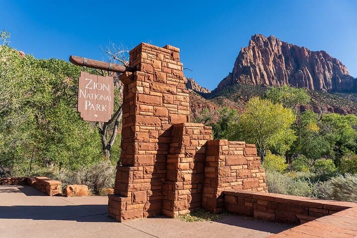Zion National Park Day Trip from Las Vegas — Guided Shuttle Tour with Picnic photo 4