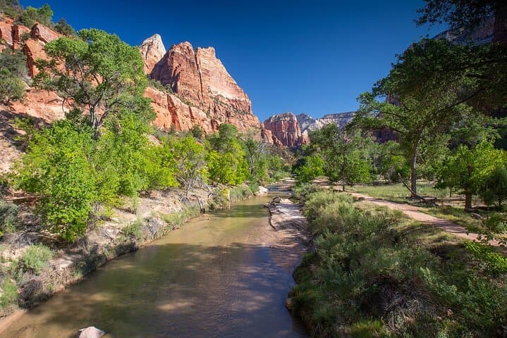 Zion National Park Day Trip from Las Vegas — Guided Shuttle Tour with Picnic photo 5