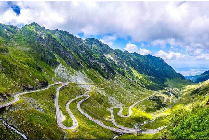 Transfagarasan Drive: Small-Group Tour to Poenari, Vidraru Dam & Balea Lake