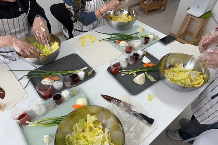 Quick & Easy Korean Cooking Class in Seoul — Learn Kimchi, Jeon and Gimbap photo 3