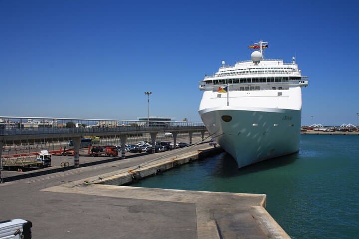 Valencia Bike Tour for Cruise Passengers — 2.5-Hour City Highlights photo 1