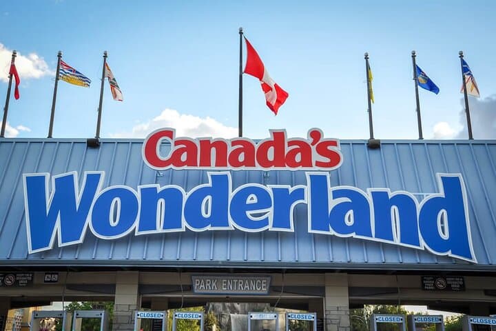 Canada’s Wonderland Private Day Tour from Toronto — Stress-Free Family Fun