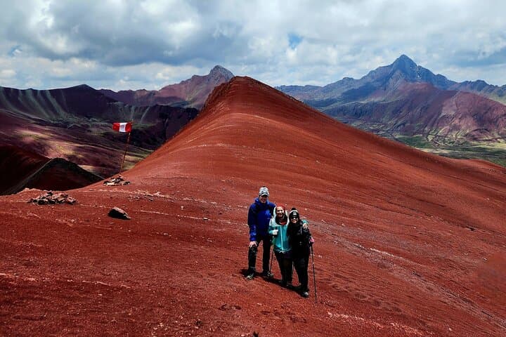 Hike Rainbow Mountain (Vinicunca) & Red Valley: Practical Guide to Altitude, Route, and Views photo 3