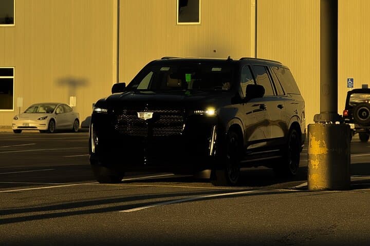 First-Class Private Airport Transfer from Boston Logan (BOS) — Luxury Boston Black Car Service photo 2