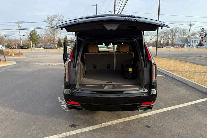 First-Class Private Airport Transfer from Boston Logan (BOS) — Luxury Boston Black Car Service photo 5