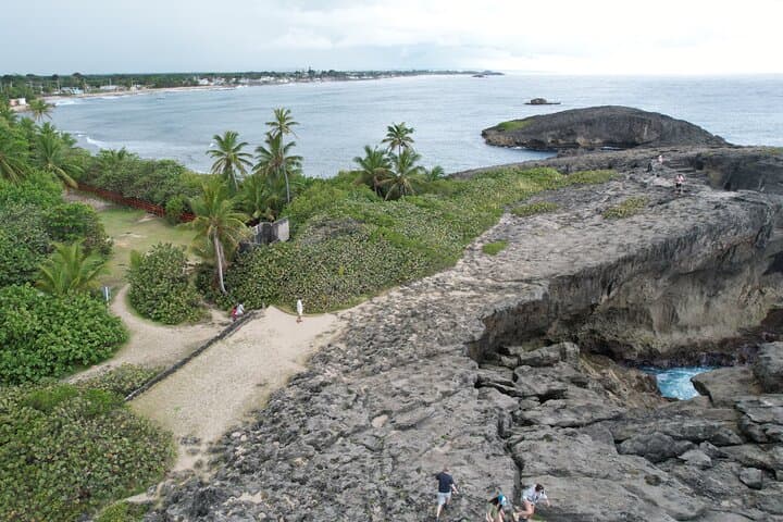 Explore Cueva del Indio and Arecibo: Coastal Caves, Lighthouse Views & Puerto Rican Flavors photo 4