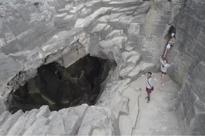 Explore Cueva del Indio and Arecibo: Coastal Caves, Lighthouse Views & Puerto Rican Flavors photo 5