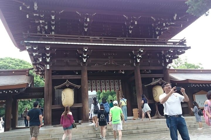 Meiji Shrine Cultural Walk: Tokyo Shinto Rituals & Sacred Forest photo 1