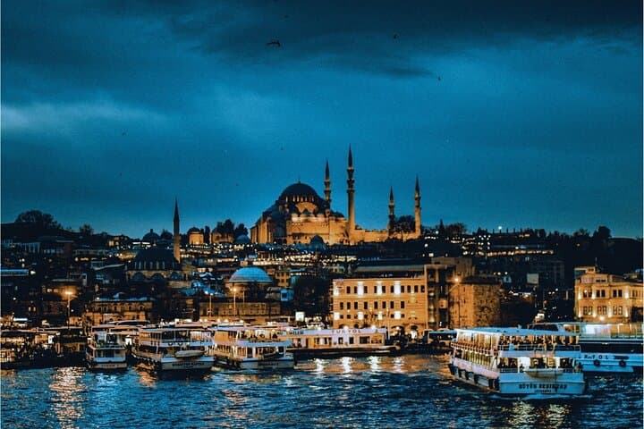Istanbul Private Yacht Sunset Tour: 2-Hour Bosphorus Sunset Cruise photo 6
