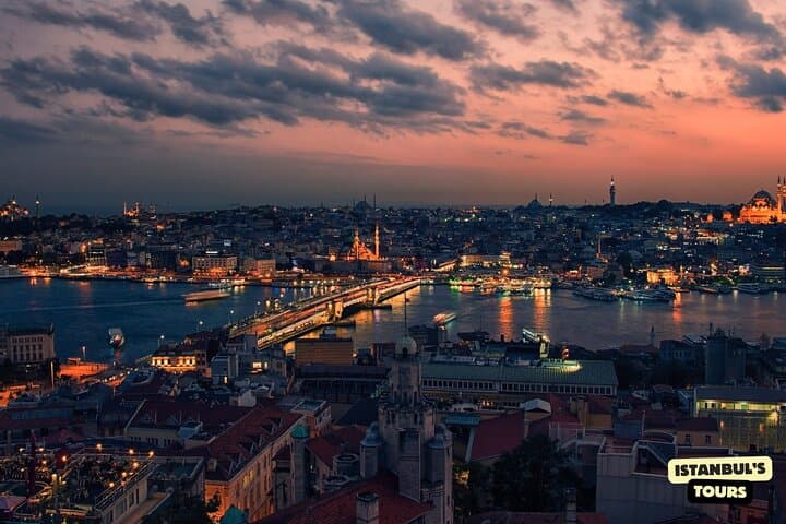 Istanbul Private Yacht Sunset Tour: 2-Hour Bosphorus Sunset Cruise
