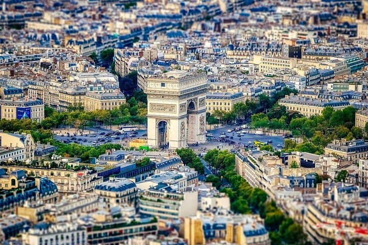One-Day Paris from Le Havre: Private Port Transfer to the City of Light photo 2