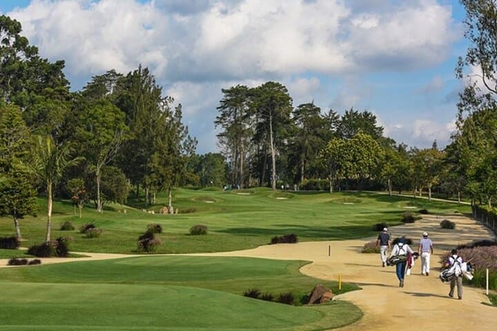 Quick 9-Hole Round at Club Campestre Medellín — Scenic Half-Round in the Aburrá Valley