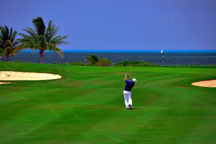 Karibana Beach Golf Club: A Scenic 9-Hole Golf Experience in Cartagena photo 1