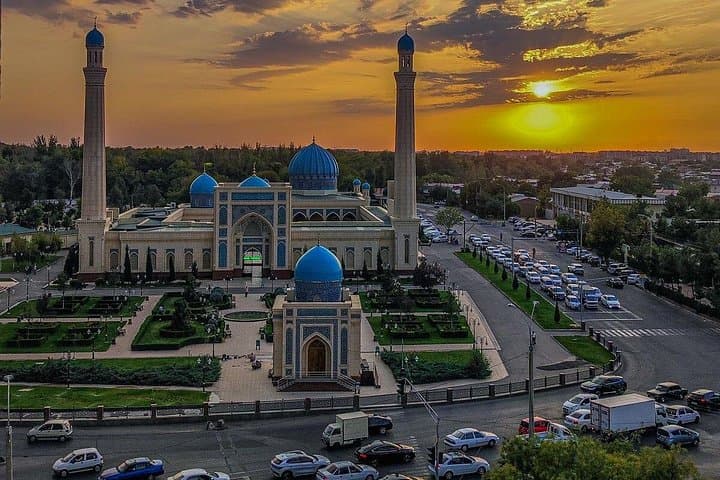 Tashkent Private Guided City Tour — Independence Square, Hazrati Imam & Chorsu Bazaar