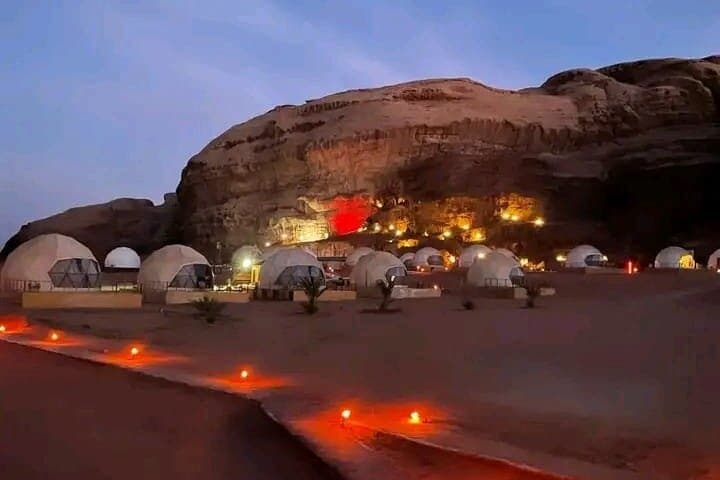 2-Day Petra, Wadi Rum & Dead Sea: Overnight Bedouin Camp and Bubble Experience from Amman