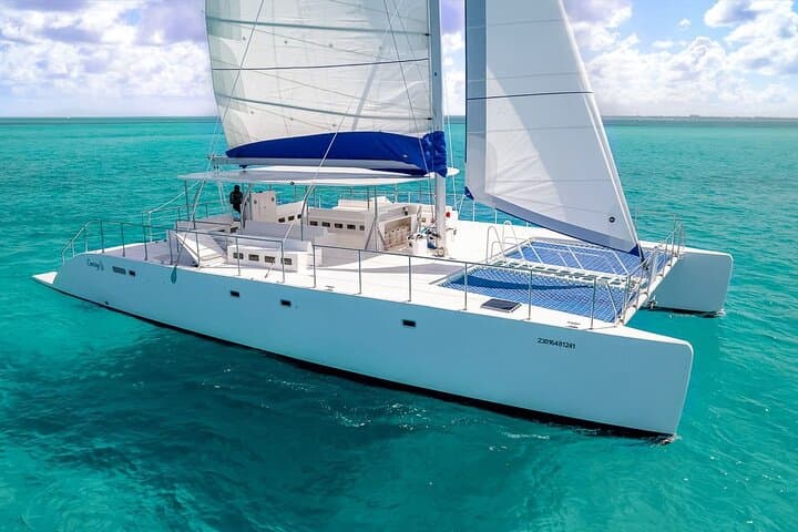 Isla Mujeres Privilege Catamaran & Snorkel Day Trip from Cancún photo 5