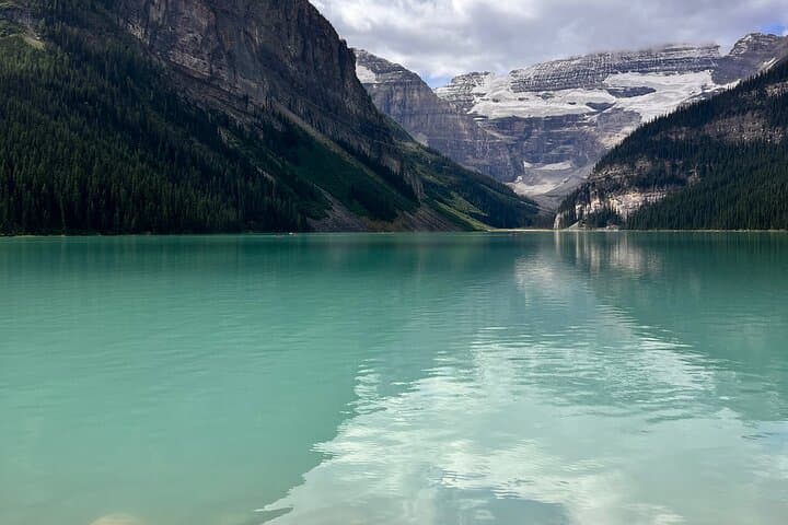 Iconic Lakes and Johnston Canyon Day Tour — Lake Louise, Moraine & Emerald photo 4