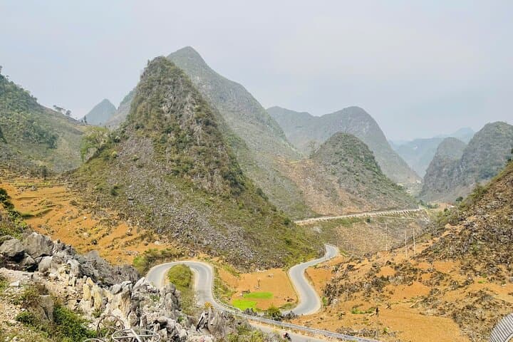 Trekking the White Cliff on Ma Pi Leng Pass — Ha Giang Day Hike photo 4