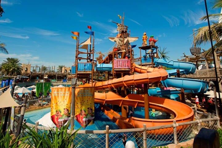 Wild Wadi Water Park — Dubai’s Ultimate Waterpark Guide for Families & Thrill-Seekers