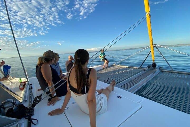 Cape Town Gin Voyage: 1-Hour Gin & Tonic Catamaran Cruise