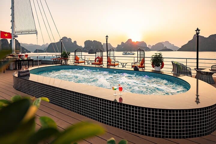 Amethyst Luxury Day Cruise: Hanoi to Ha Long Bay photo 6