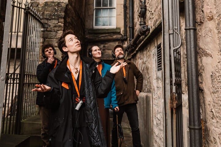 Edinburgh Old Town Multi-Sensory Walking Tour Along the Royal Mile photo 3