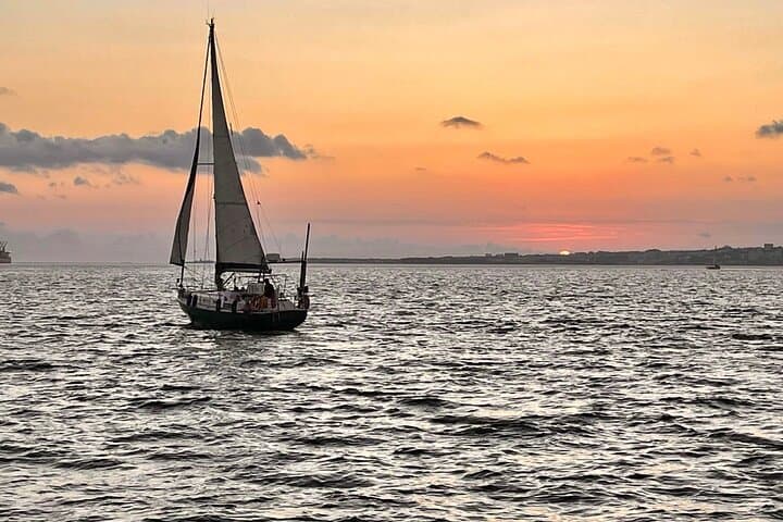Lisbon Sailing Discovery: 2-Hour Hands-On Tagus Sailing Experience photo 2