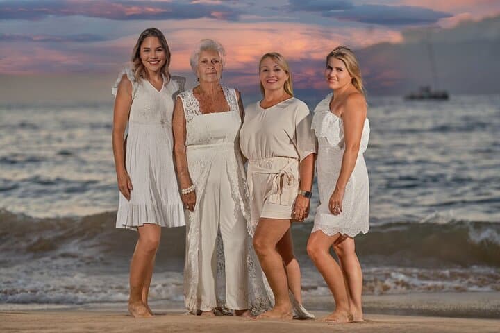 Oahu Professional Photographer: Couples & Families Beach Session photo 4