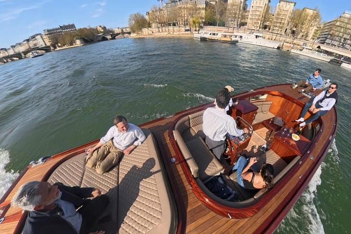 Seine Evening Cruise with Champagne: 90-Minute Private Sightseeing from the Louvre photo 3