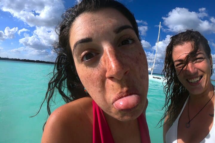 Secret Sail in Bacalar Lagoon: Stromatolites, Cenotes & Beach Club Picnic photo 6