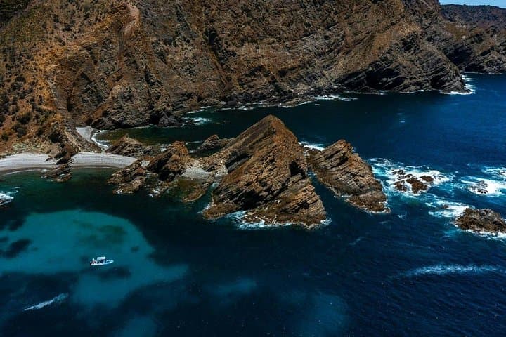 Kangaroo Island Ultimate Adventure: Sandboarding, Kayaking & Sundowner Cruise from Kingscote photo 2