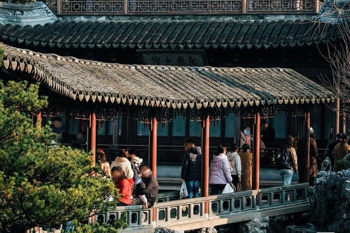 Shanghai Half-Day City Adventure: Yu Garden, The Bund & Xintiandi Highlights