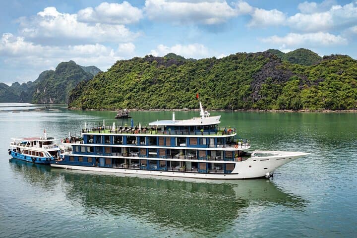Doris 5‑Star Overnight Cruise: Halong Bay & Lan Ha Bay Luxury Escape photo 2