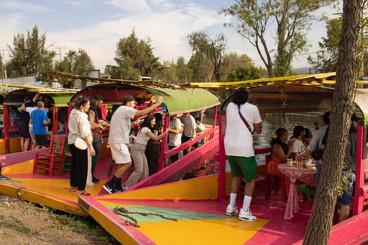 Xochimilco Trajinera Night Party: Two-Hour Boat Ride with Open Bar and Snacks photo 4