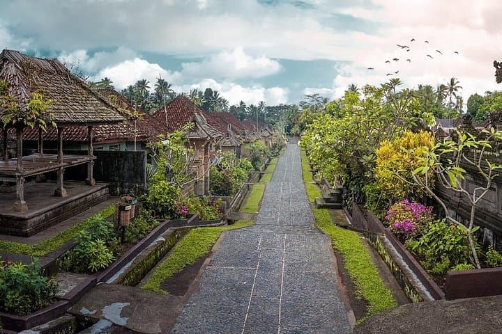 Balinese Costume Experience and Goa Giri Campuhan Waterfall Trek from Ubud photo 3