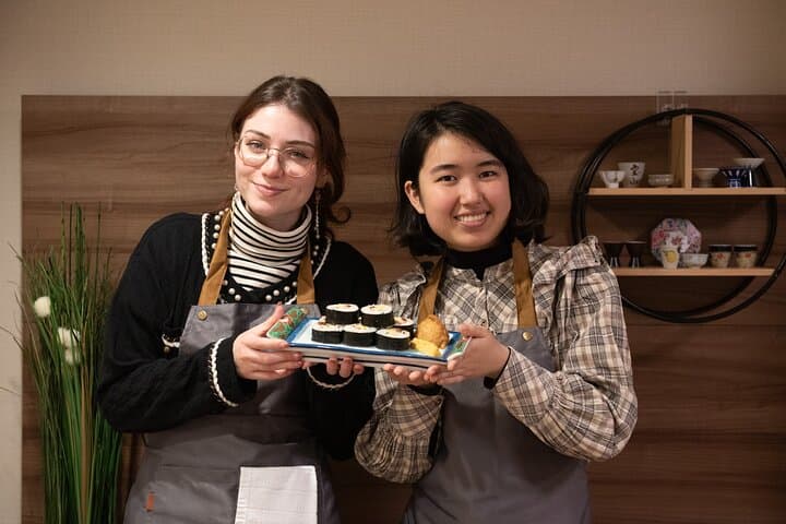 Nishiki Market Private Sushi Class & Townhouse Sake Tasting in Kyoto photo 3