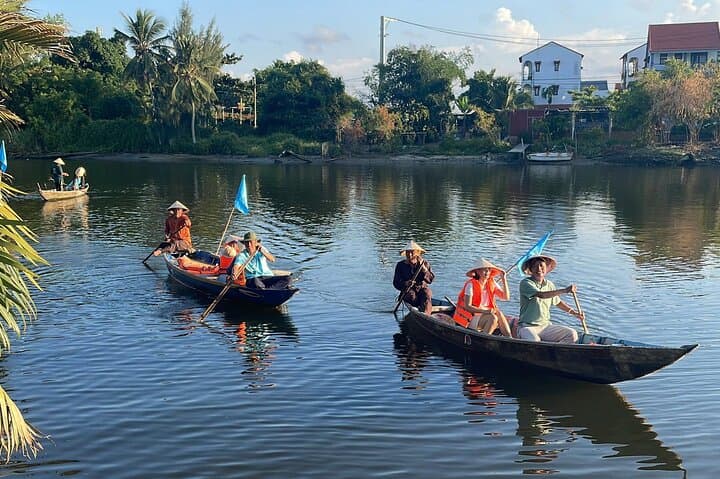Danang Rural Tradition: Sampan Boat, Tra Que Farming & Hoi An Biking Experience photo 3