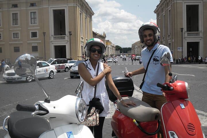 Rome Vespa Panoramic Tour: 3-Hour Scooter Experience photo 3