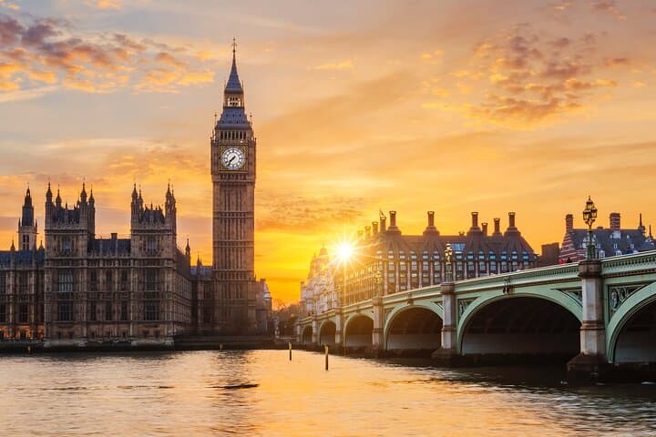 Explore London Freely: Self-Guided Mobile Walking Tours with 100+ Curated Routes photo 5