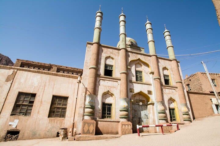 Turpan 10-Highlights Private Tour — Grape Valley, Emin Minaret & Bezeklik Caves photo 6