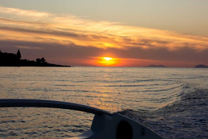 Cavtat Sunset Escape: Romantic Cruise with Unlimited Drinks photo 3